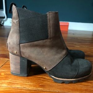 Sorel Chelsea boot size 9
